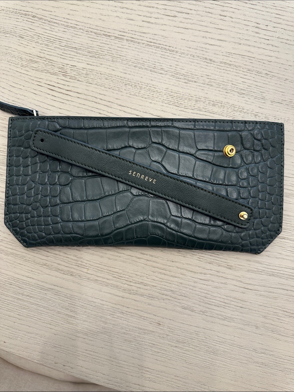 Senreve Green Croc-Embossed Wrist Strap Clutch (hand strap broken)